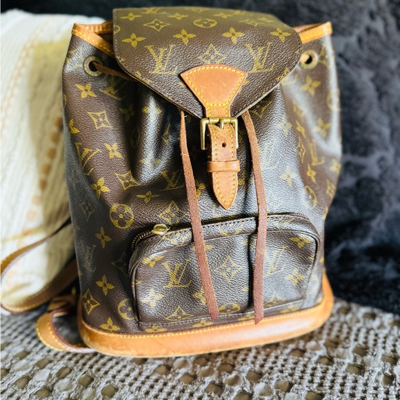 Louis Vuitton Classic Monogram Backpack - Picture 1 of 6
